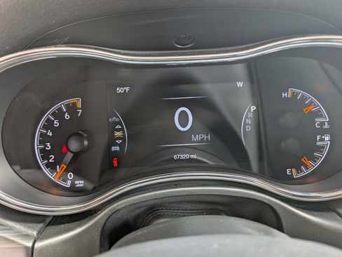 Used 2021 Jeep Grand Cherokee Limited image 13