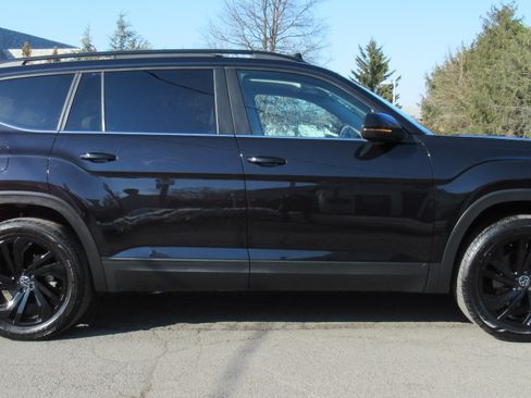 Used 2022 Volkswagen Atlas SE w/ Technology Package image 5