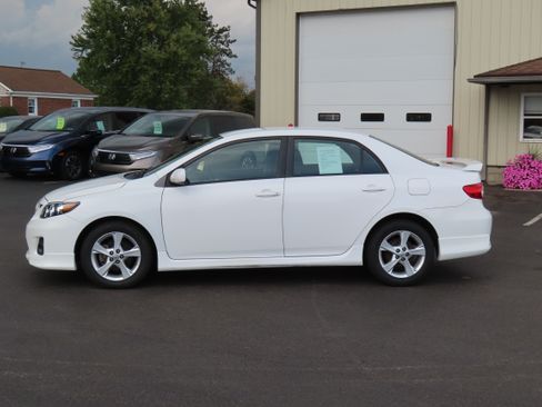 Used 2013 Toyota Corolla S image 7