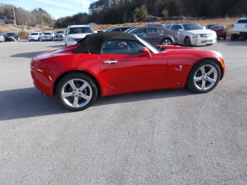 Used 2007 Pontiac Solstice image 4