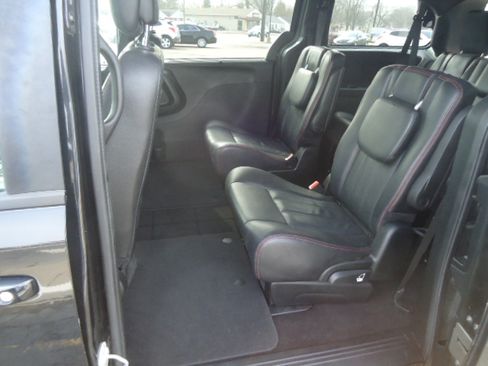 Used 2018 Dodge Grand Caravan GT image 11
