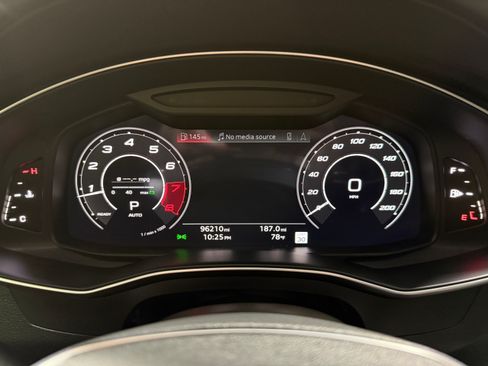 Used 2021 Audi RS 6 AWD/4WD image 28
