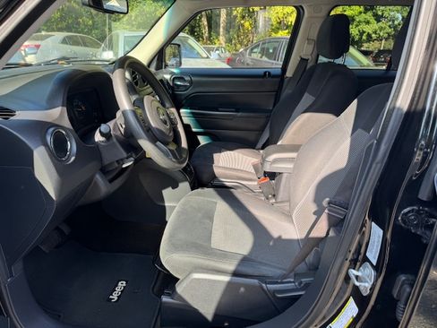 Used 2016 Jeep Patriot Sport image 7