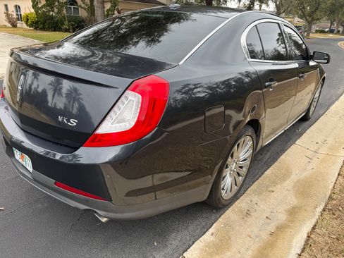 Used 2013 Lincoln MKS image 3