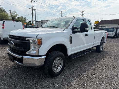 Used 2022 Ford F250 4x4 SuperCab Super Duty image 1