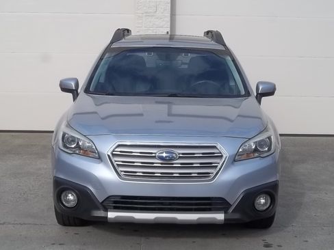 Used 2017 Subaru Outback 2.5i Limited image 3