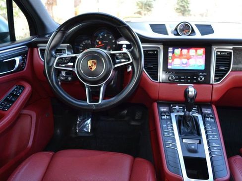 Used 2017 Porsche Macan image 20