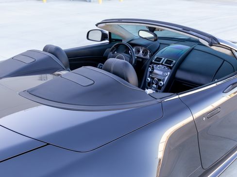 Used 2010 Aston Martin V8 Vantage image 14