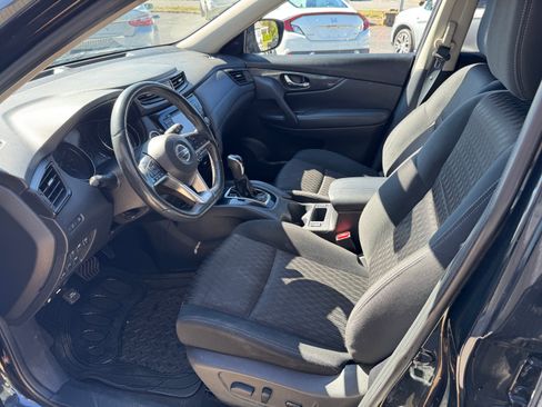 Used 2017 Nissan Rogue SV image 5