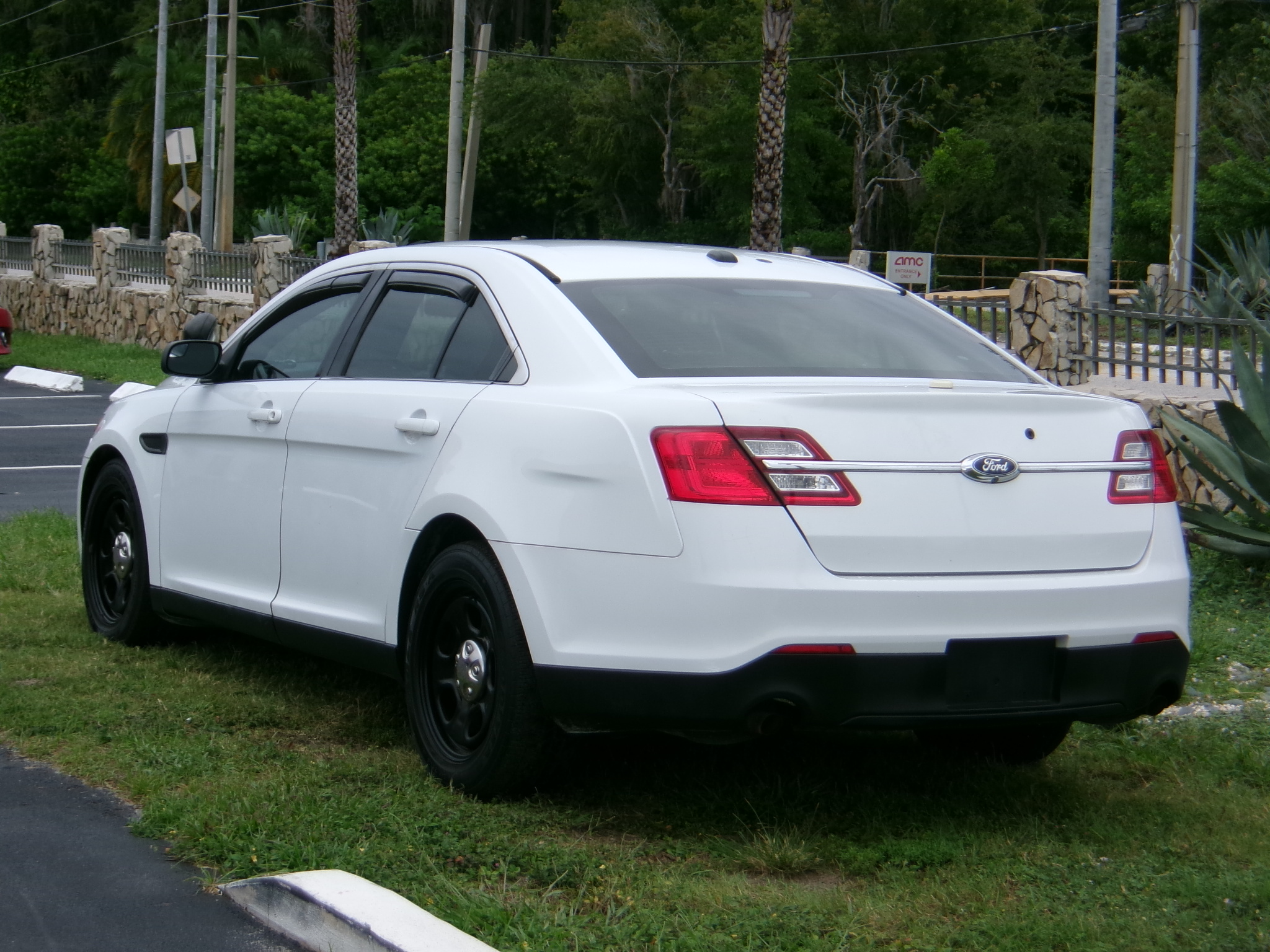 Used 2015 Ford Taurus Police Interceptor AWD image 3