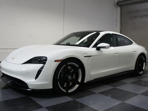Used 2020 Porsche Taycan Turbo image 1