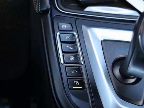 Used 2016 BMW M4 Competition image 25