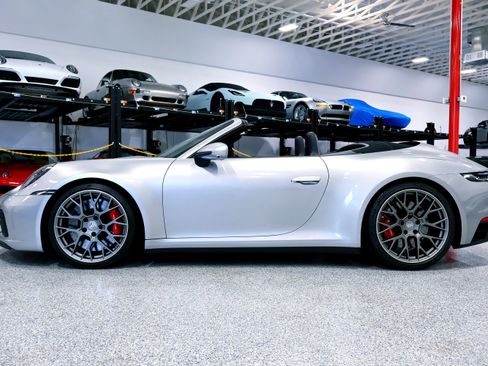 Used 2024 Porsche 911 Carrera GTS image 2