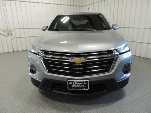 Used 2023 Chevrolet Traverse LT image 4