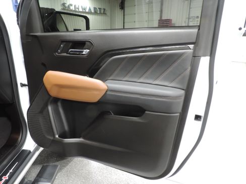 Used 2024 GMC Canyon AT4 image 27