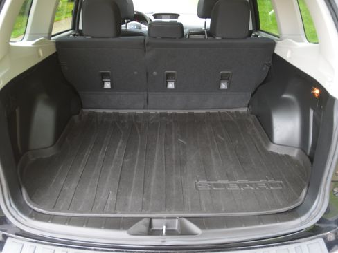 Used 2015 Subaru Forester 2.5i Premium AWD/4WD image 21