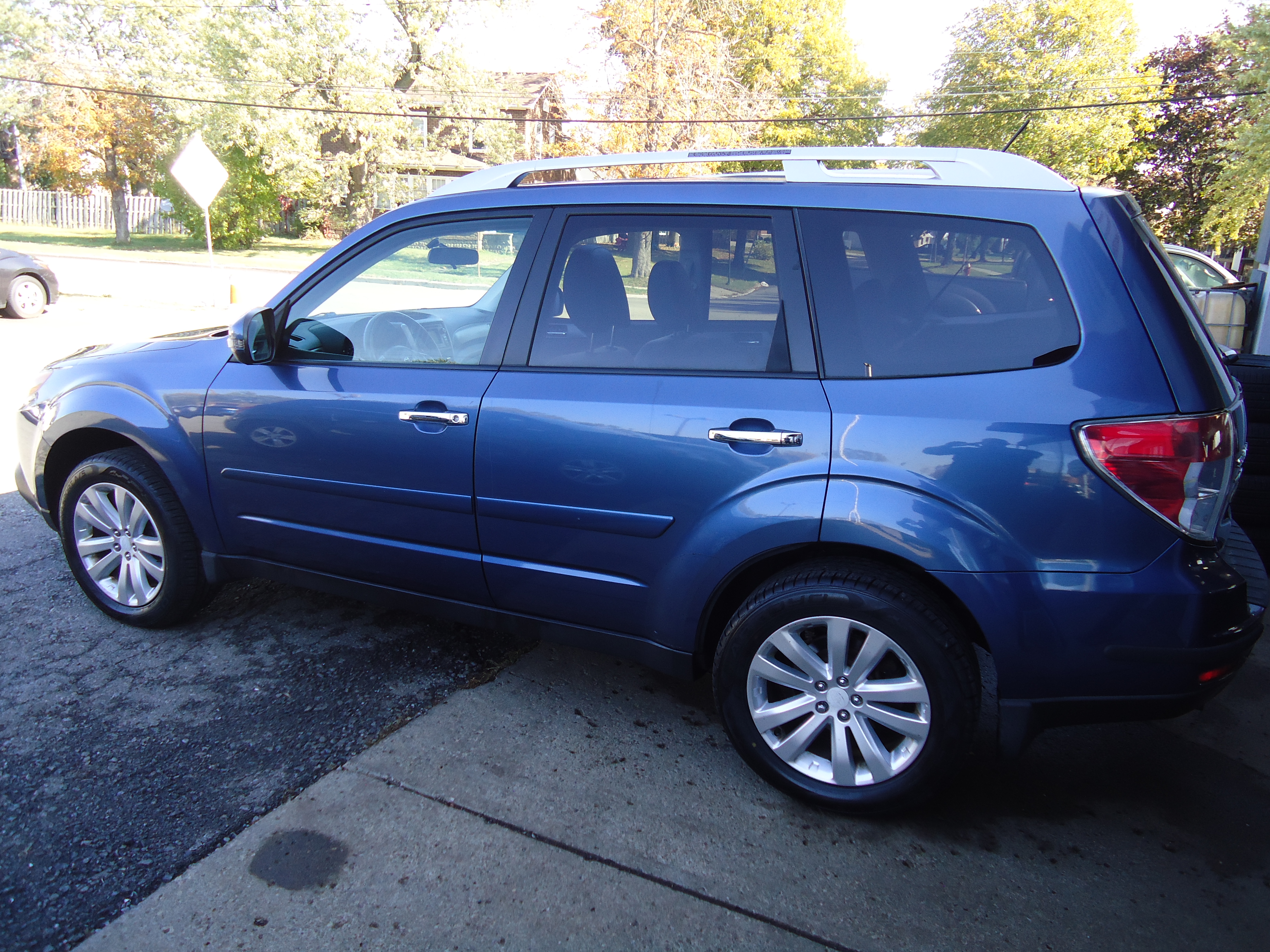 Used 2011 Subaru Forester 2.5X Touring AWD/4WD image 6