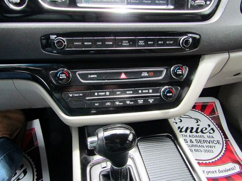 Used 2016 Kia Sedona SX FWD image 23