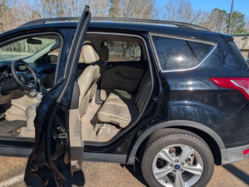 Used 2016 Ford Escape SE image 10