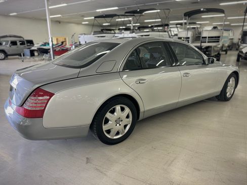 Used 2005 Maybach 57 image 3