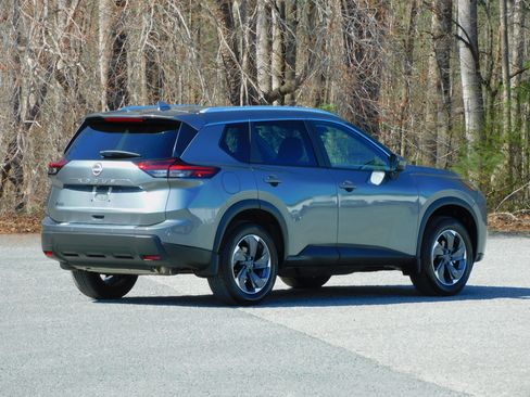 Used 2026 Nissan Rogue SV image 7