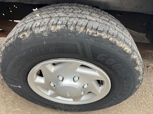 Used 2011 Ford E-250 and Econoline 250 RWD image 7