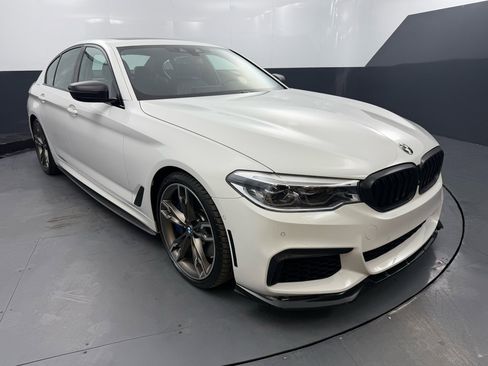 Used 2019 BMW M550i xDrive image 9