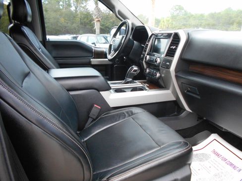 Used 2017 Ford F150 Lariat image 9