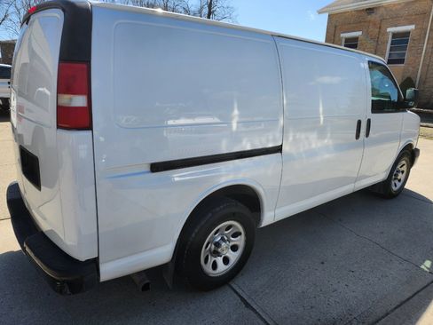 Used 2011 Chevrolet Express 1500 image 7