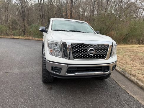 Used 2018 Nissan Titan SV image 73