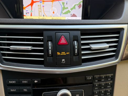 Used 2010 Mercedes-Benz E 350 image 22