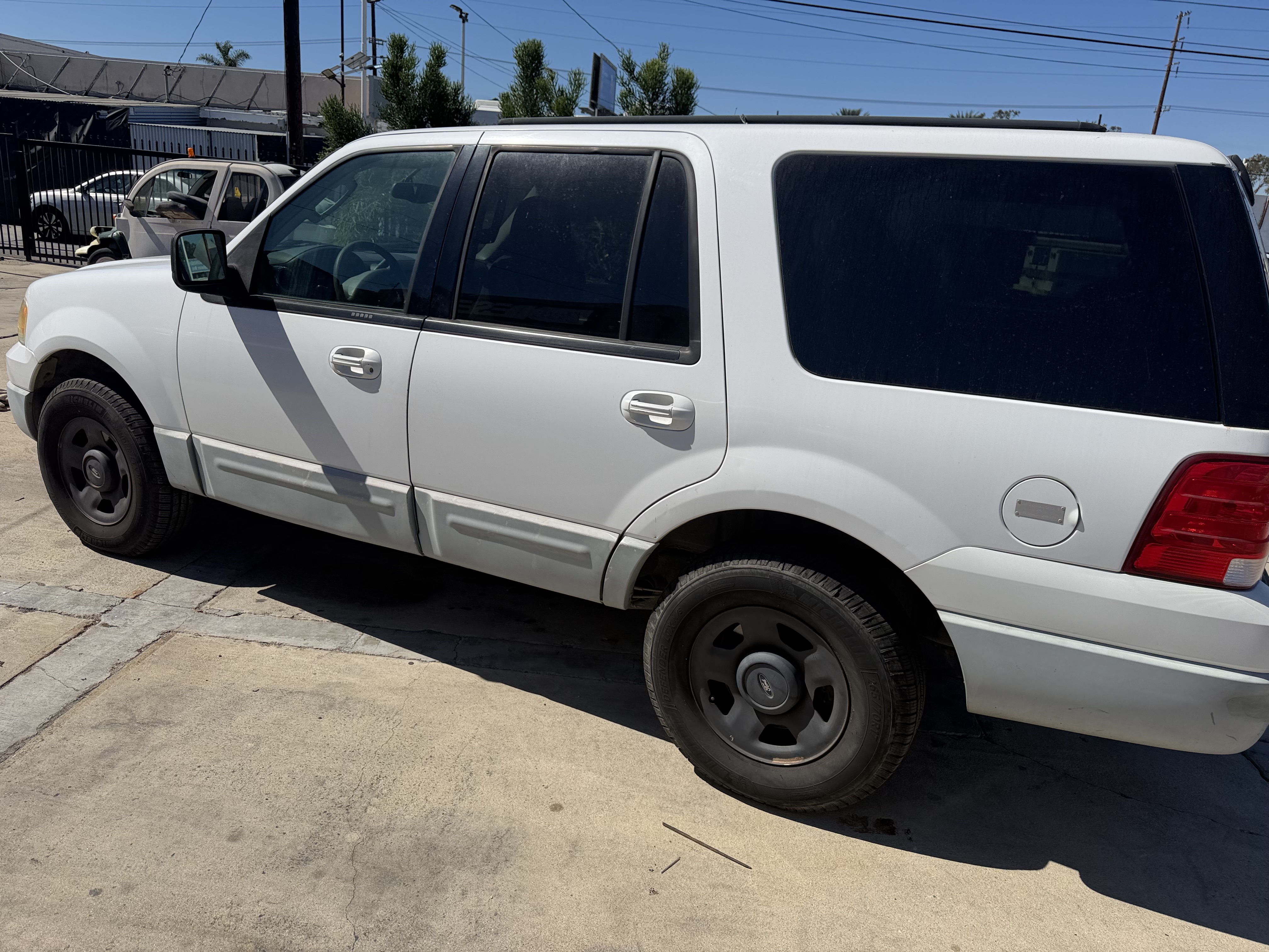 Used 2003 Ford Expedition 4WD XLT image 6
