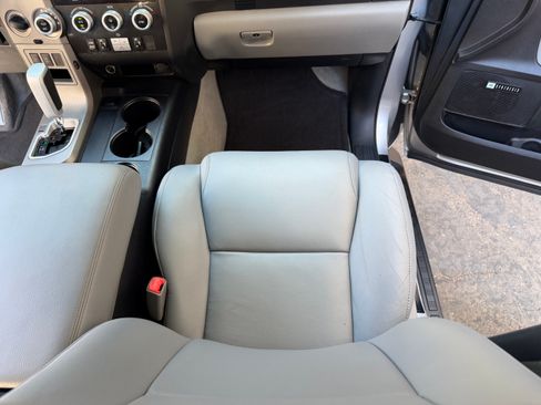 Used 2011 Toyota Sequoia Limited image 33