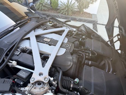 Used 2017 Aston Martin DB11 V12 image 21