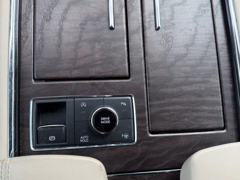 Used 2019 Lincoln Navigator Reserve image 15