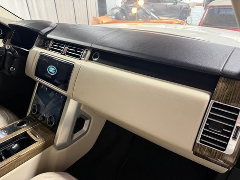 Used 2019 Land Rover Range Rover HSE image 26