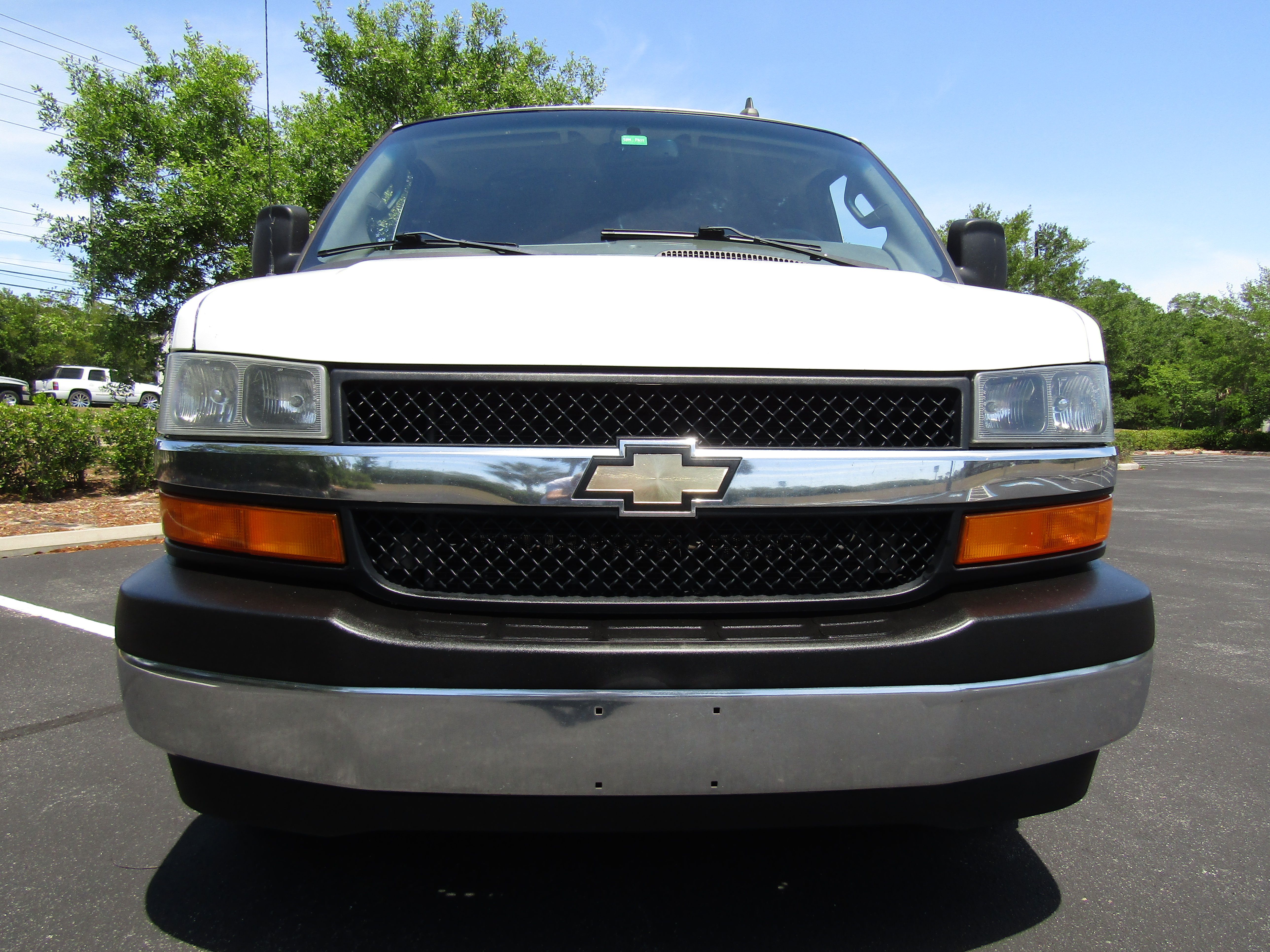 Used 2019 Chevrolet Express 2500 RWD image 8