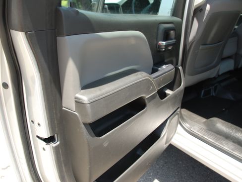 Used 2015 Chevrolet Silverado 2500 image 12