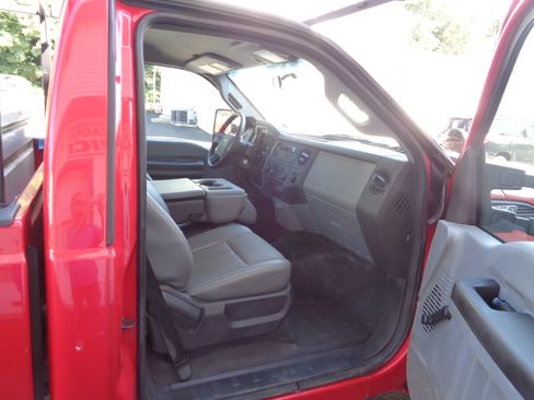 Used 2014 Ford F250 2WD Regular Cab Super Duty image 6