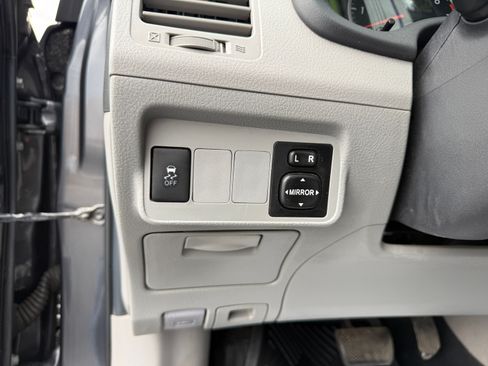 Used 2012 Toyota Corolla LE FWD image 16