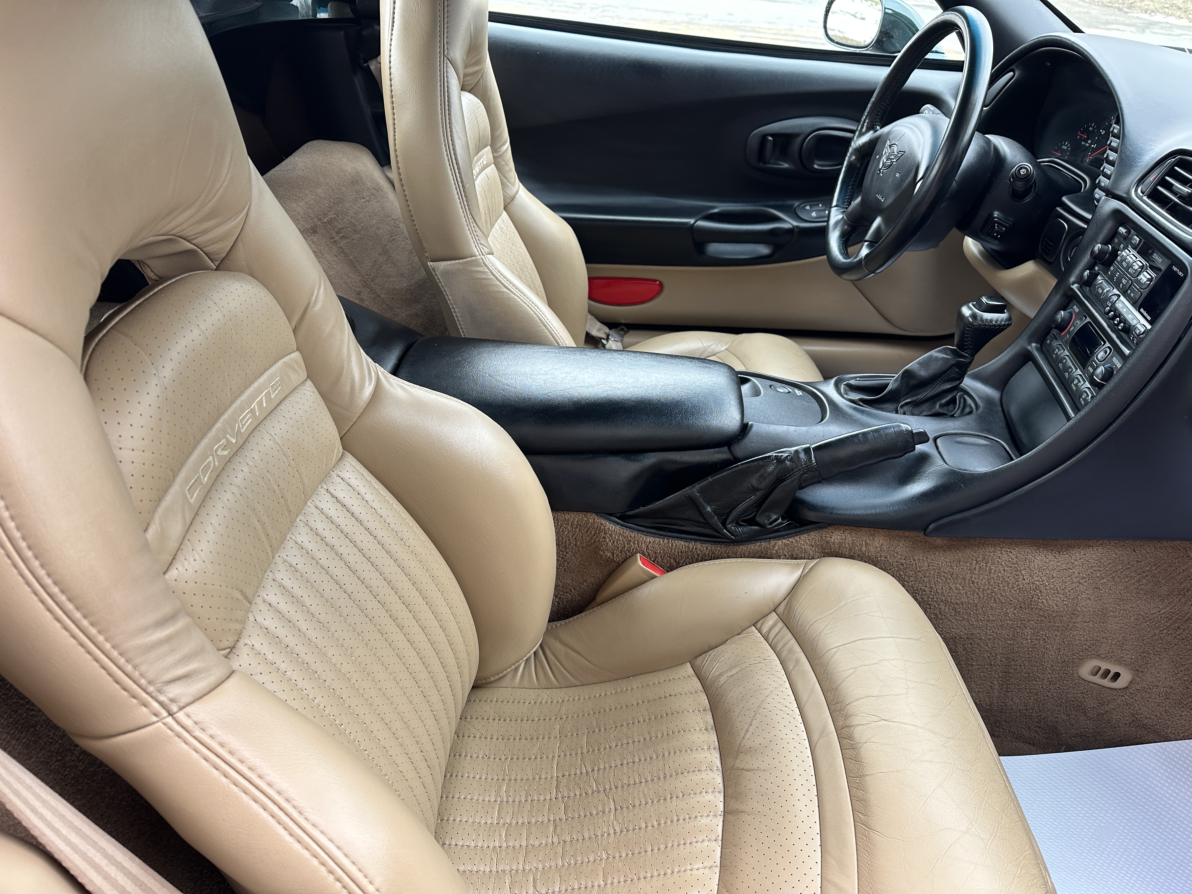 Used 2000 Chevrolet Corvette RWD image 12