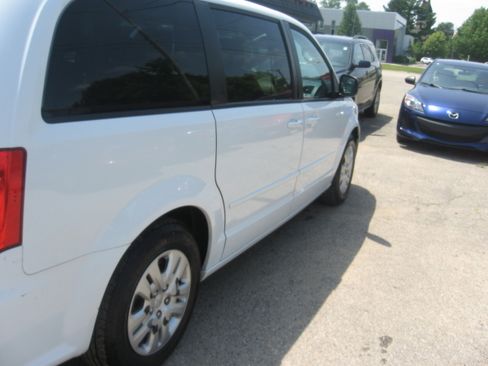 Used 2017 Dodge Grand Caravan UNAVAIL FWD image 4