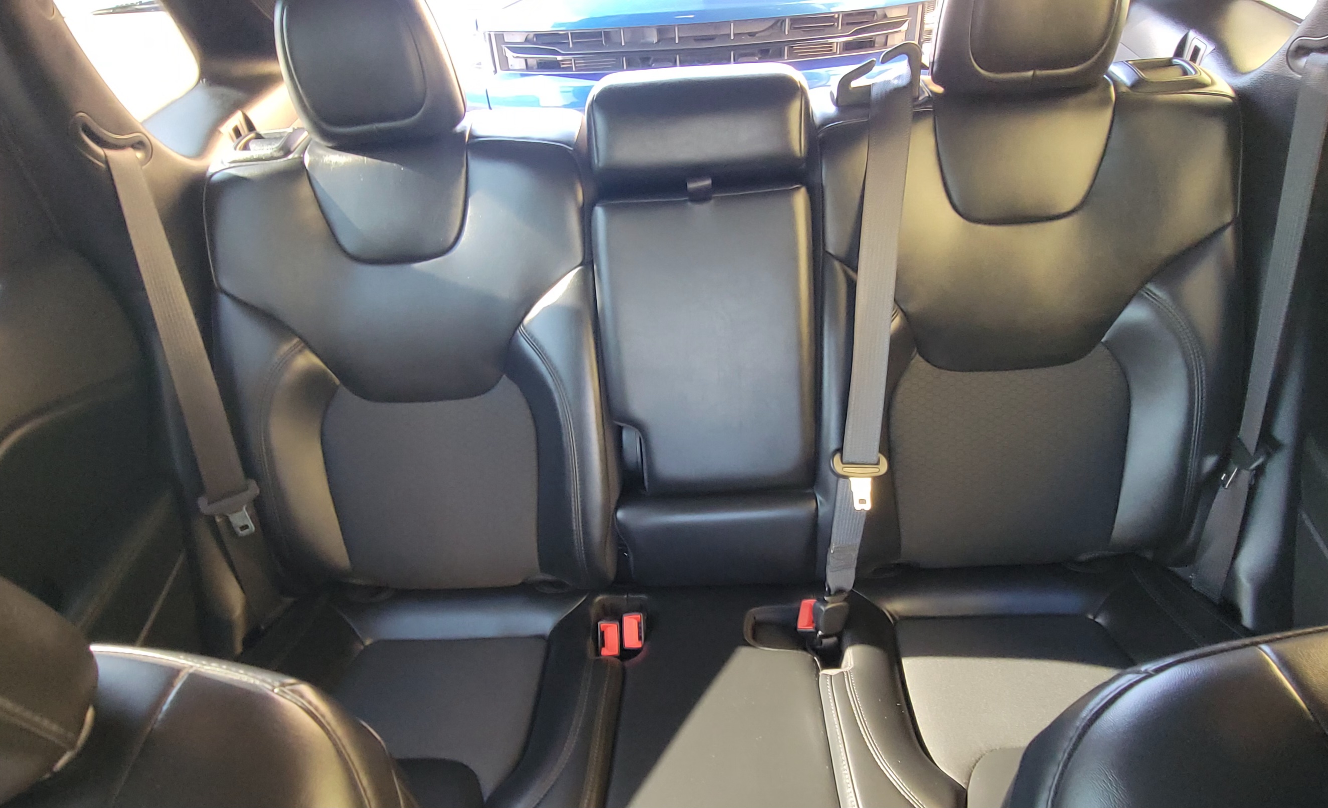 Used 2020 Jeep Cherokee Altitude AWD/4WD image 18