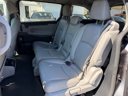Used 2019 Honda Odyssey EX-L w/ RES & Navigation image 12