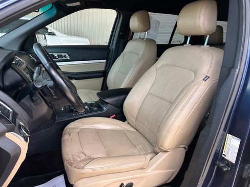 Used 2016 Ford Explorer FWD XLT image 9