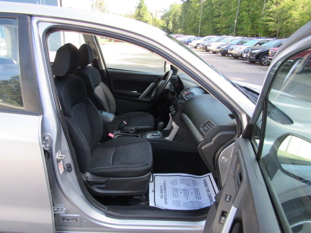 Used 2014 Subaru Forester 2.5i AWD/4WD image 19
