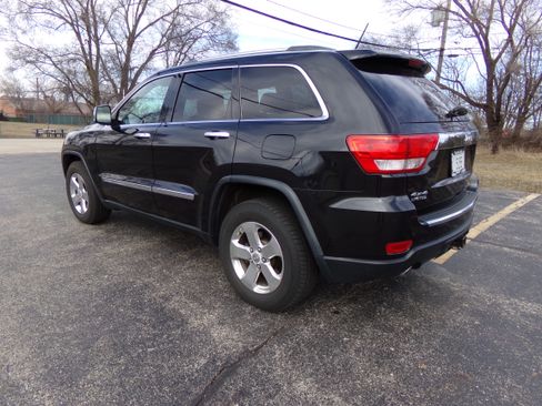Used 2011 Jeep Grand Cherokee Limited image 3