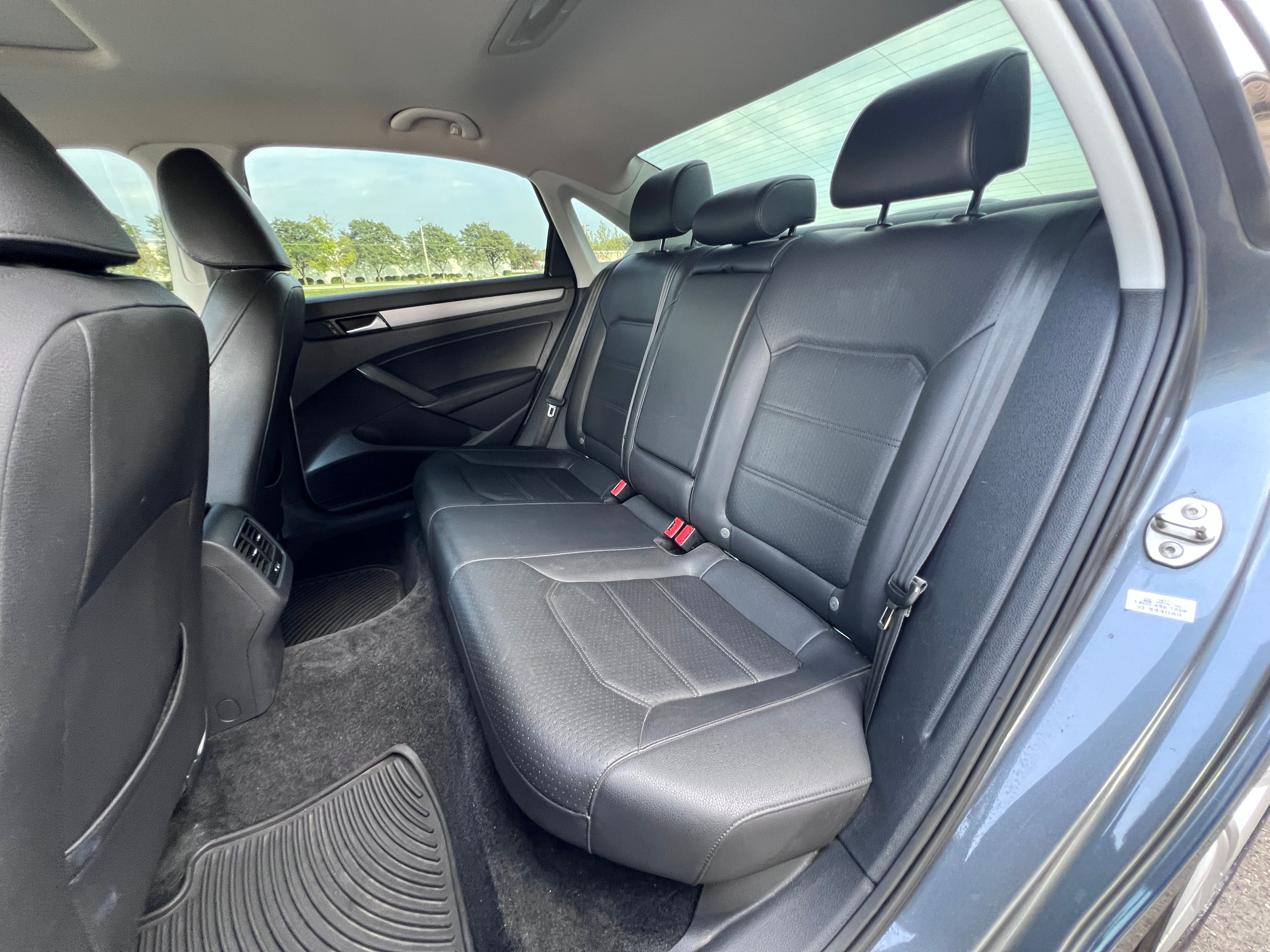 Used 2015 Volkswagen Passat TDI SE FWD image 15