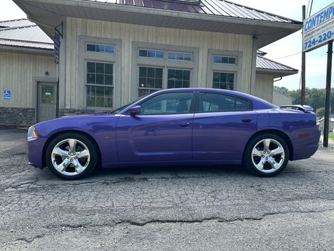 Used 2014 Dodge Charger R/T RWD image 2