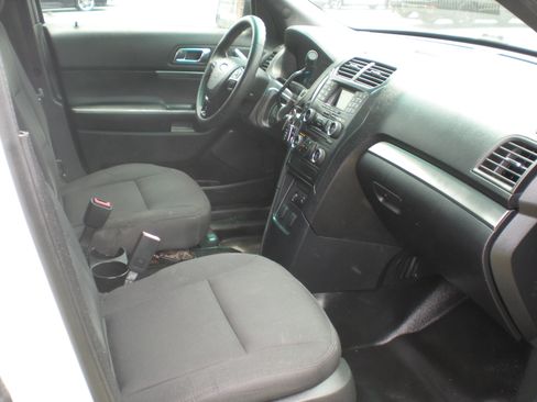 Used 2016 Ford Explorer 4WD Police Interceptor image 5
